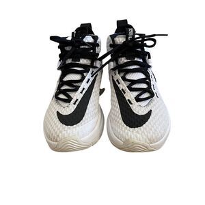 Nike ~ Zoom Rize ~ White and Black ~ size 5.5Y